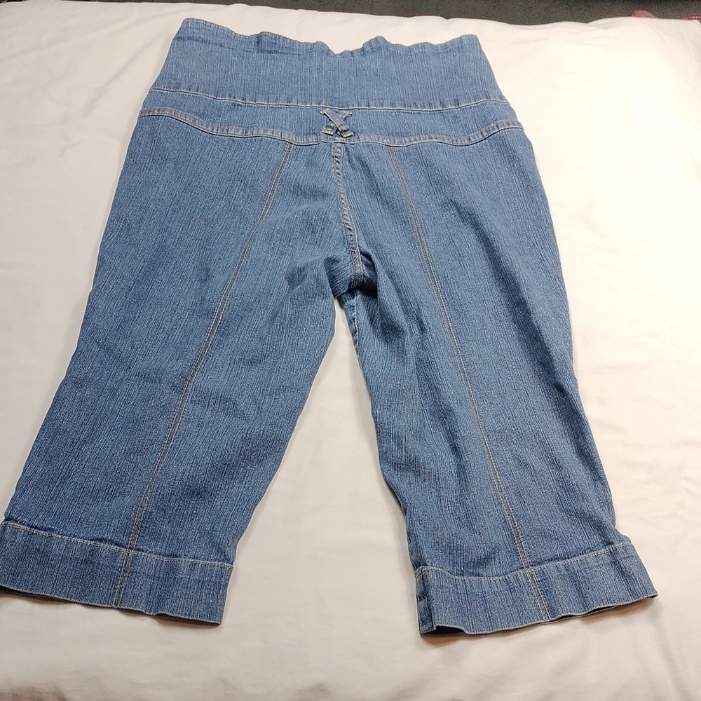 What's Hot Women's Jean Capris Size 16 - Picture 10 of 15